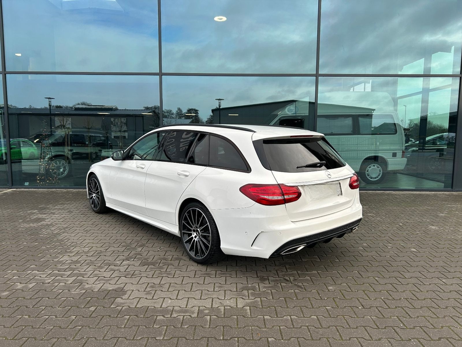 Mercedes-Benz C200 T AMG-Line Night LED Kamera Burmester 19" foto 4