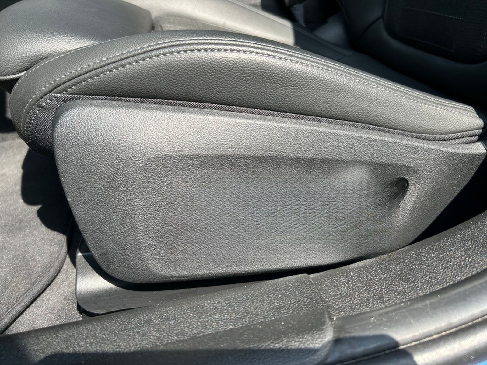 BMW 320d SportLine Autom. LED AHK Navi HUD Pano 17" foto 30