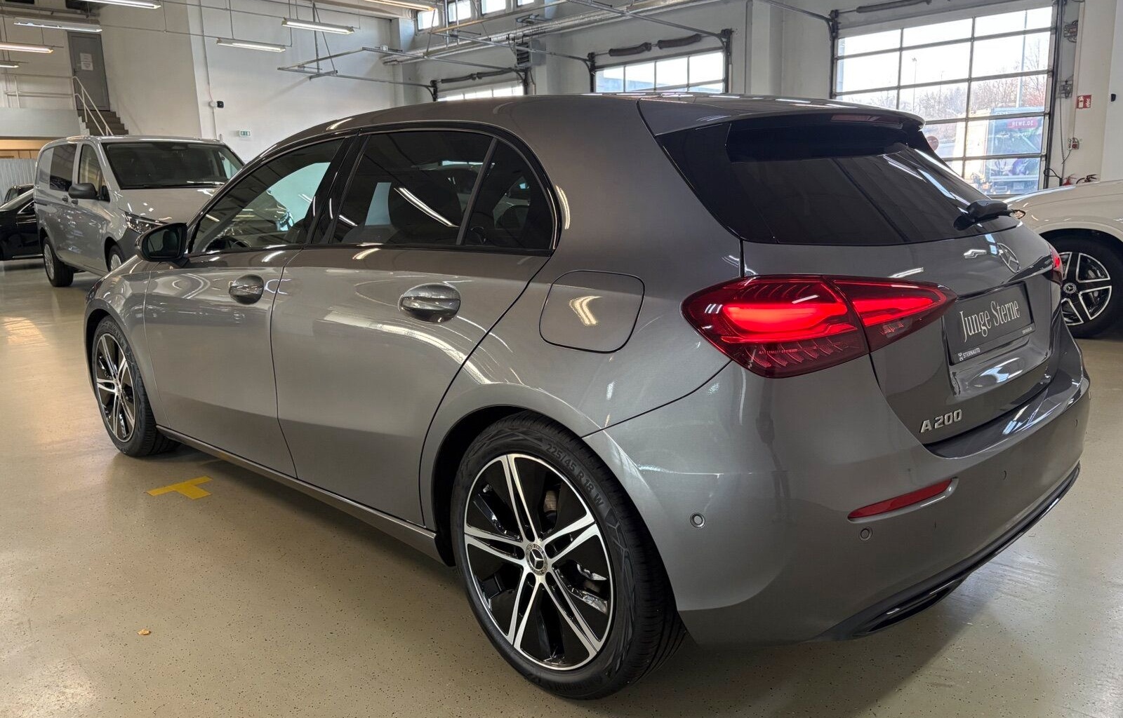 Mercedes-Benz A 200 Progr MBUX Distronic RüCam LED Night foto 8