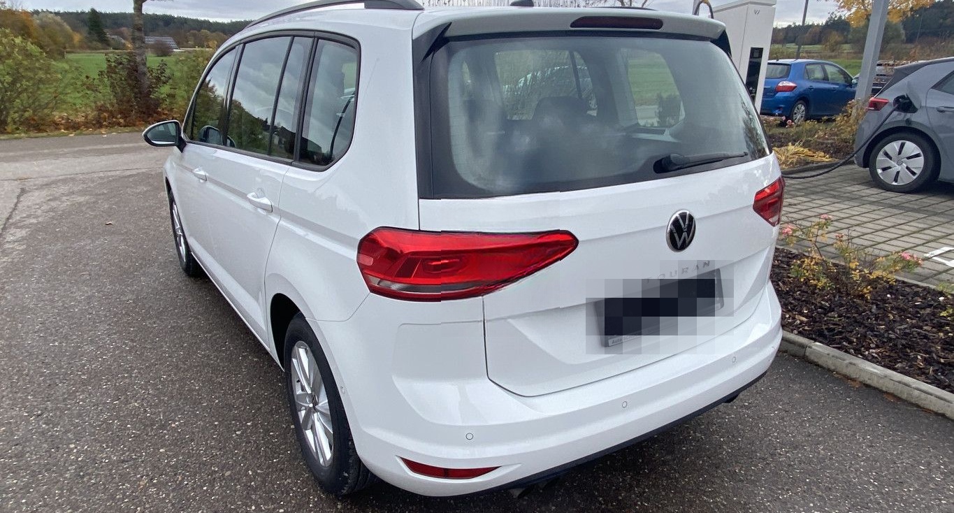 Volkswagen Touran 2.0 TDI DSG Comfortline NAVI+LED+PARKASSI foto 3