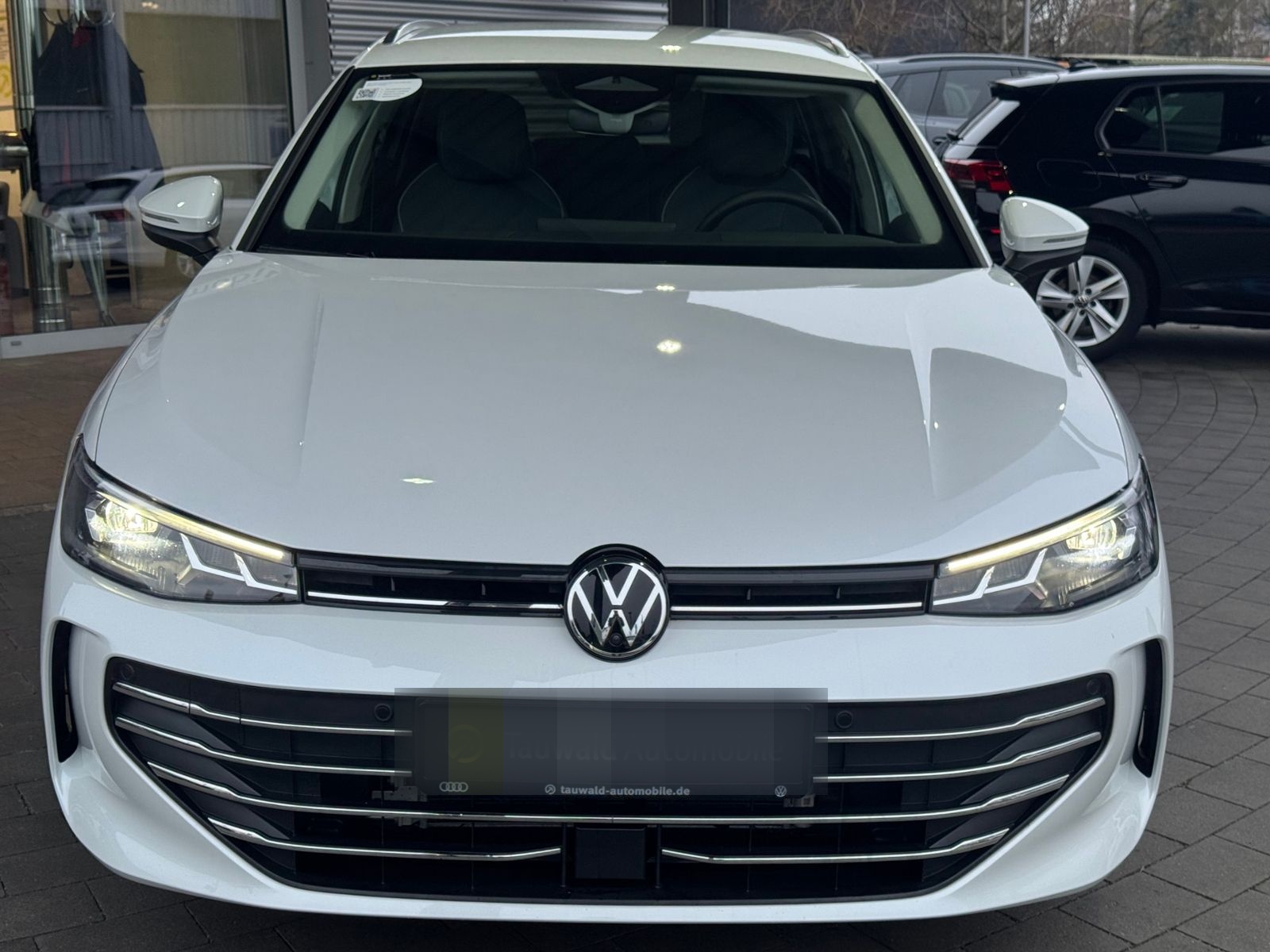 Volkswagen Passat Variant 1.5 eTSI DSG Business AHK/AREA/IQ foto 2