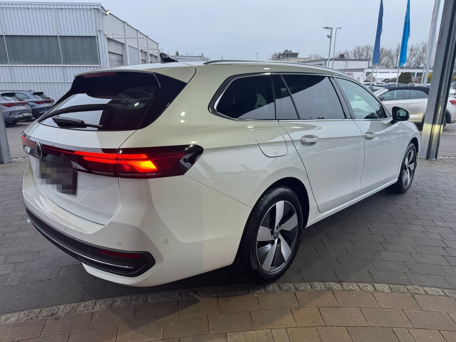 Volkswagen Passat Variant 1.5 eTSI DSG Business AHK/AREA/IQ foto 7