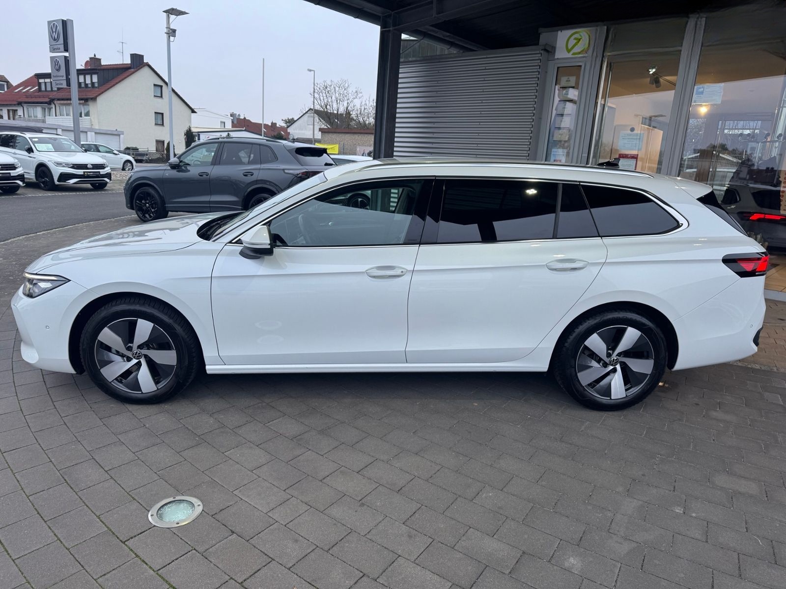 Volkswagen Passat Variant 1.5 eTSI DSG Business AHK/AREA/IQ foto 8