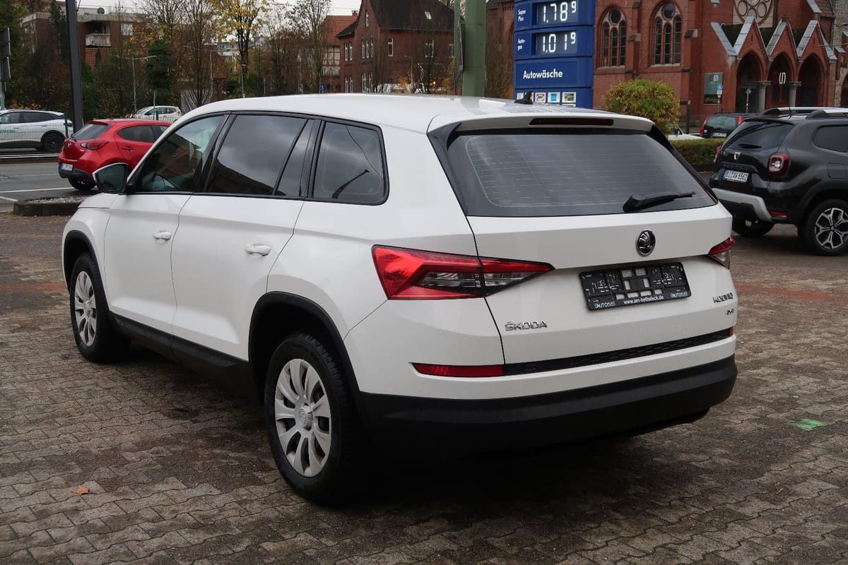 Skoda Kodiaq 2.0 TSI DSG 4x4 *7-SITZER *KLIMA *TEMPOMA foto 4