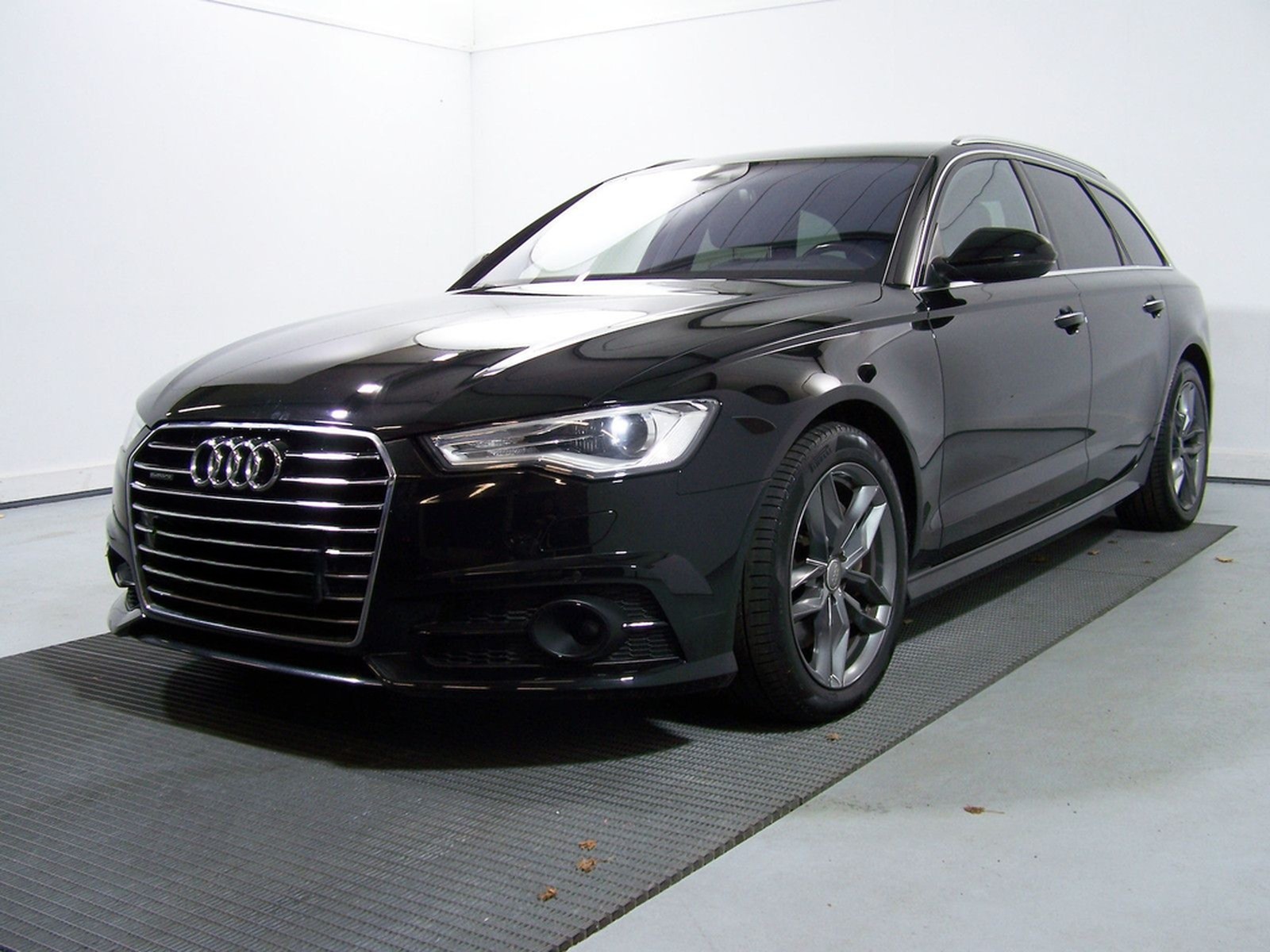 Audi A6 Avant 3.0 TDI quattro BOSE+HEAD+KAM+NAV+AMB foto 4