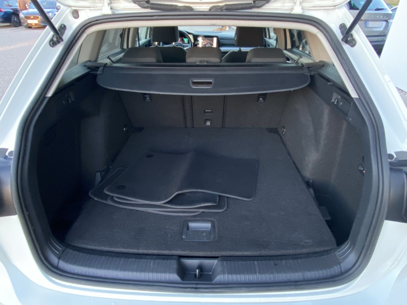 Volkswagen Golf Variant 2.0 TDI Life NAVI+LED+AHK+KAMERA+AP foto 12