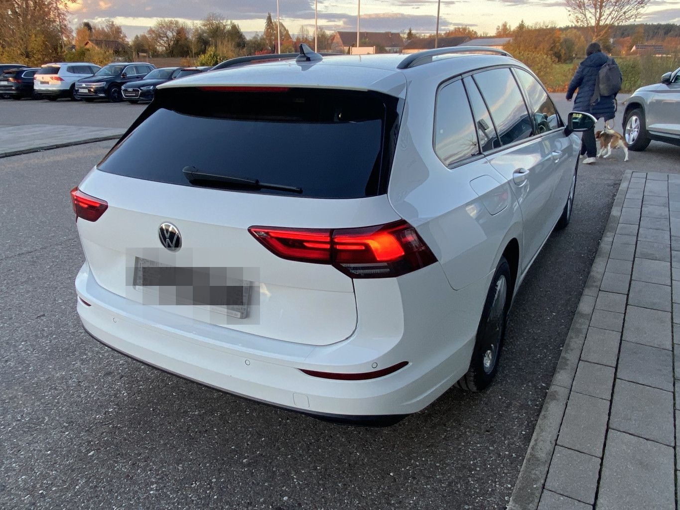 Volkswagen Golf Variant 2.0 TDI Life NAVI+LED+AHK+KAMERA+AP foto 5