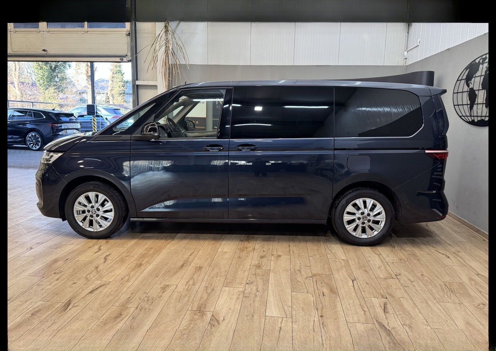 Volkswagen T7 Multivan TSI LANG*AHK*STHZ*ACC*DCC*IQ*UPE:89* foto 5