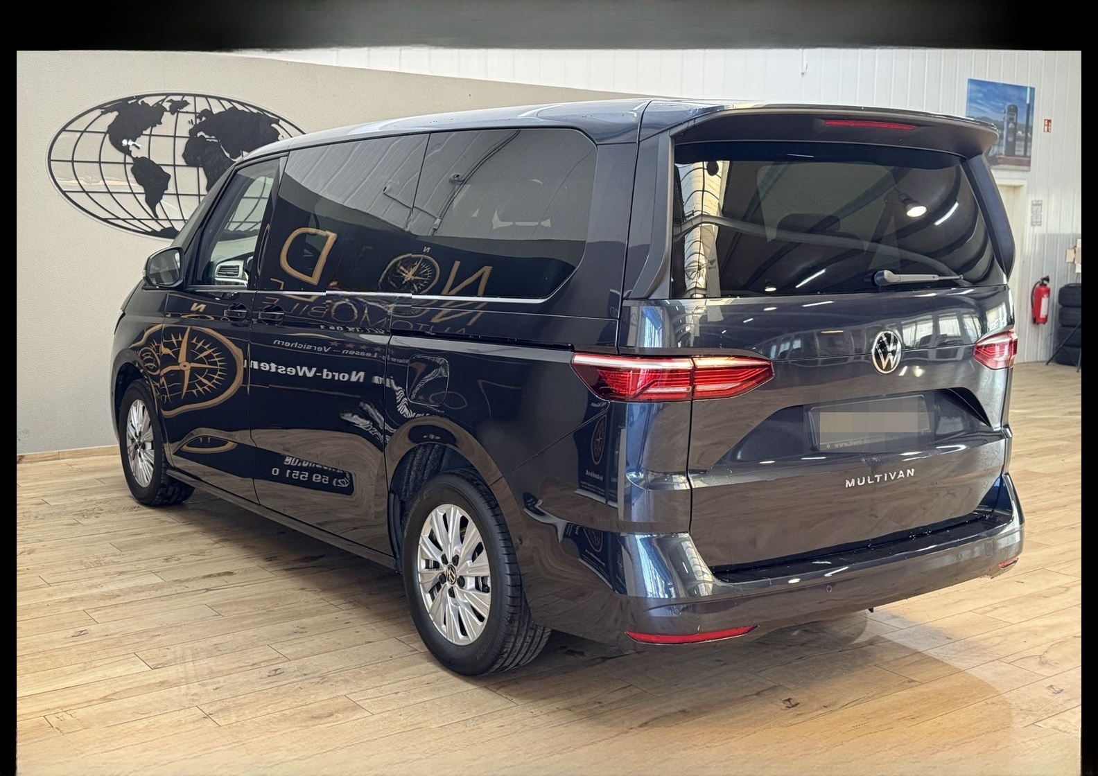 Volkswagen T7 Multivan TSI LANG*AHK*STHZ*ACC*DCC*IQ*UPE:89* foto 6