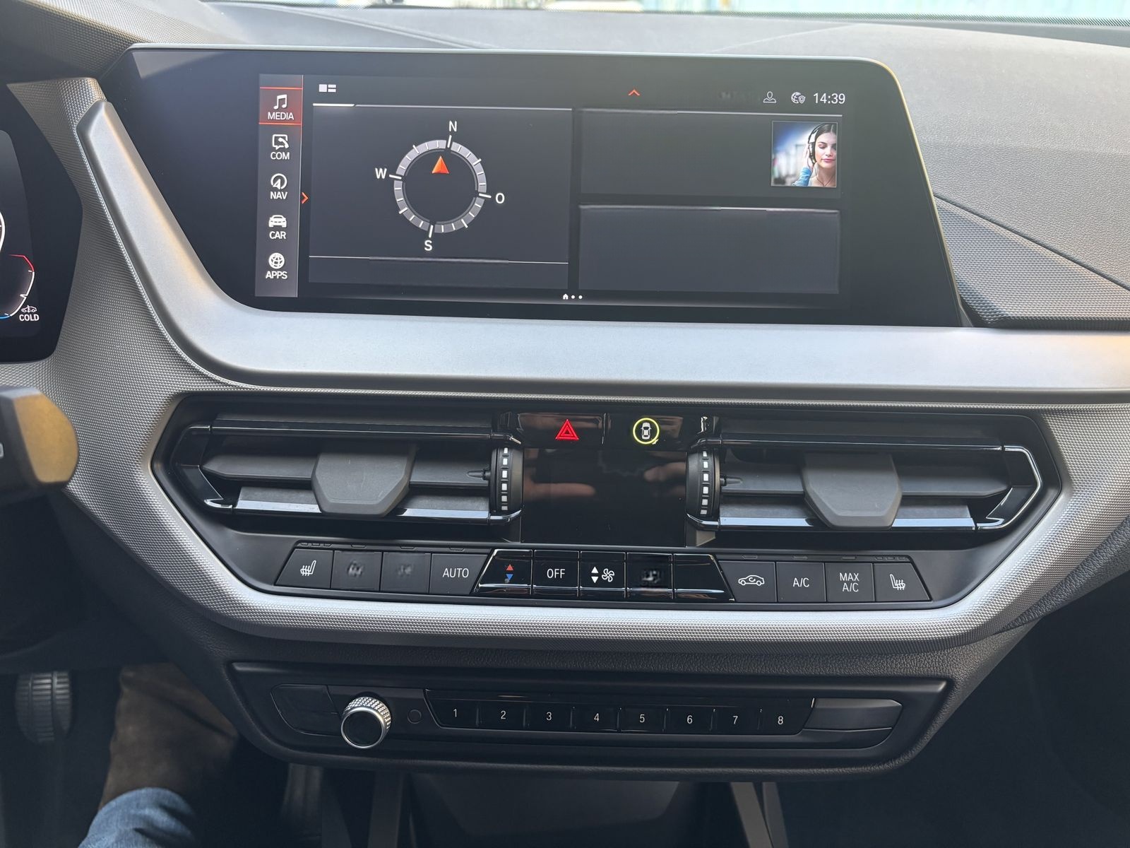 BMW 118 i Advantage Navi LED PDC Temp. + Limiter DAB foto 14