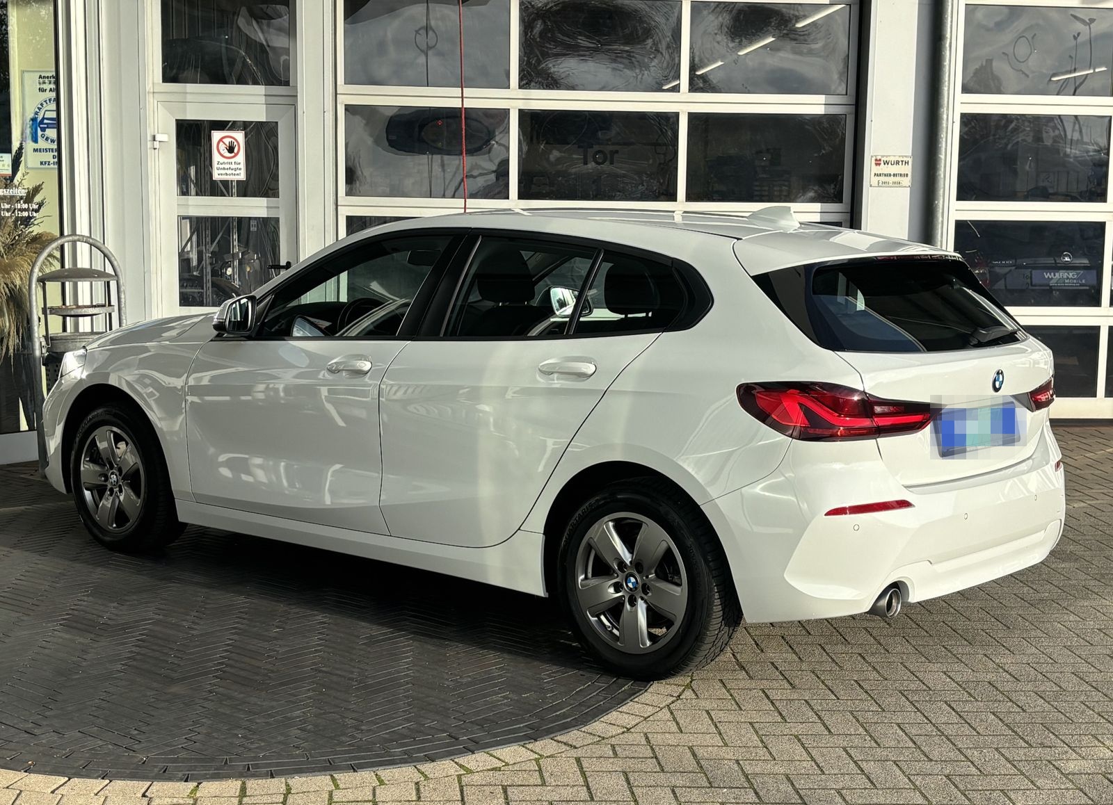 BMW 118 i Advantage Navi LED PDC Temp. + Limiter DAB foto 4
