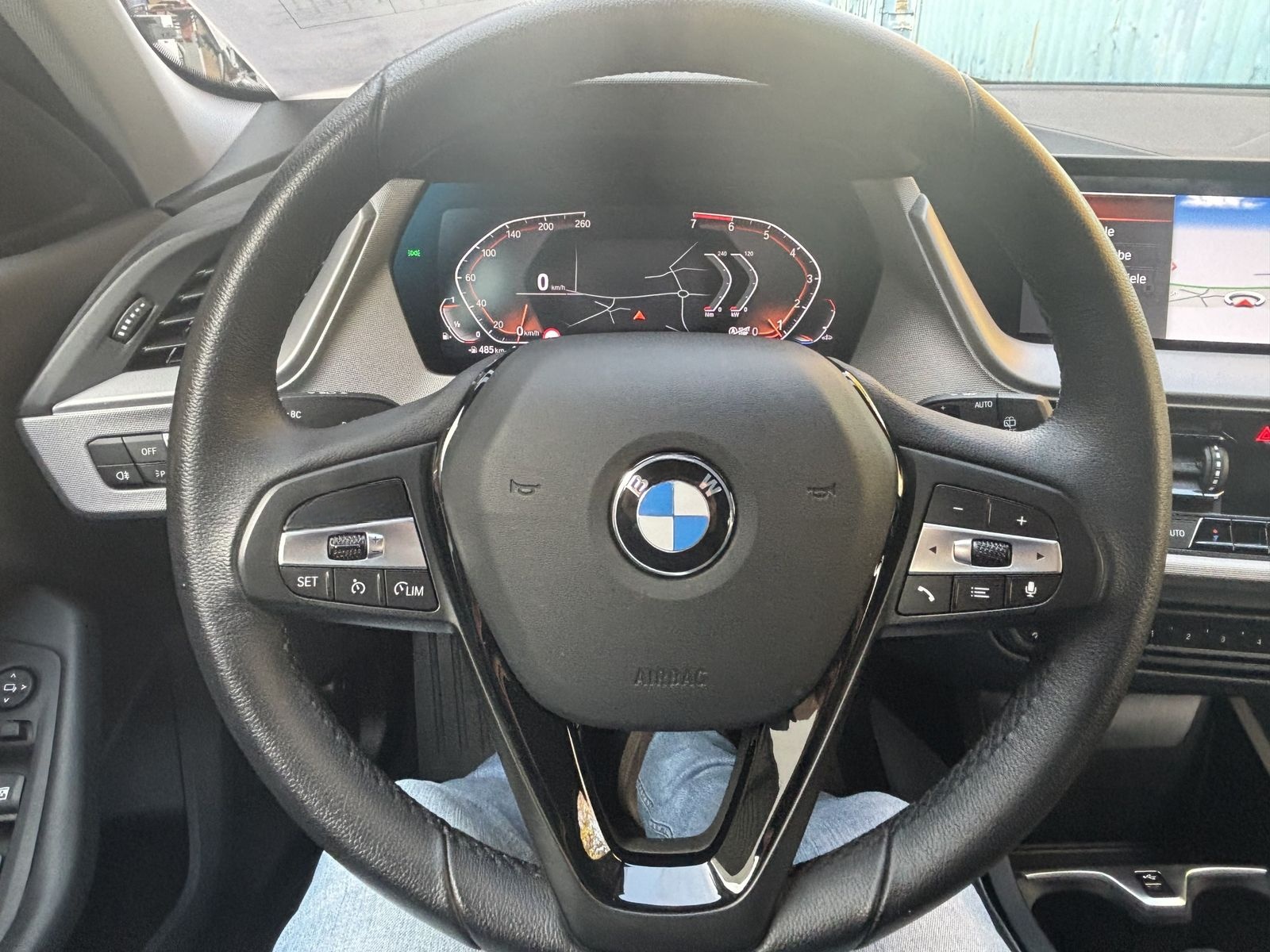 BMW 118 i Advantage Navi LED PDC Temp. + Limiter DAB foto 9