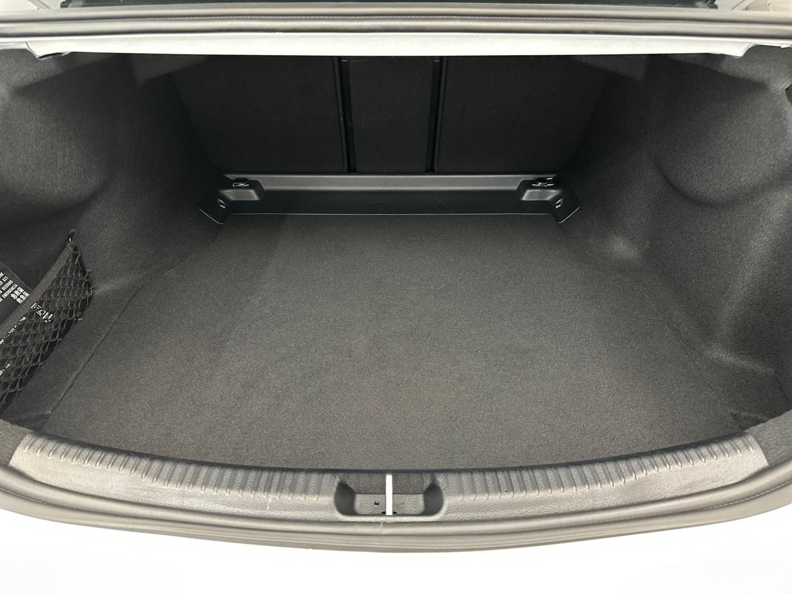 Mercedes-Benz C 300 AMG Line Ambiente Kamera KEYLESS CarPlay foto 6