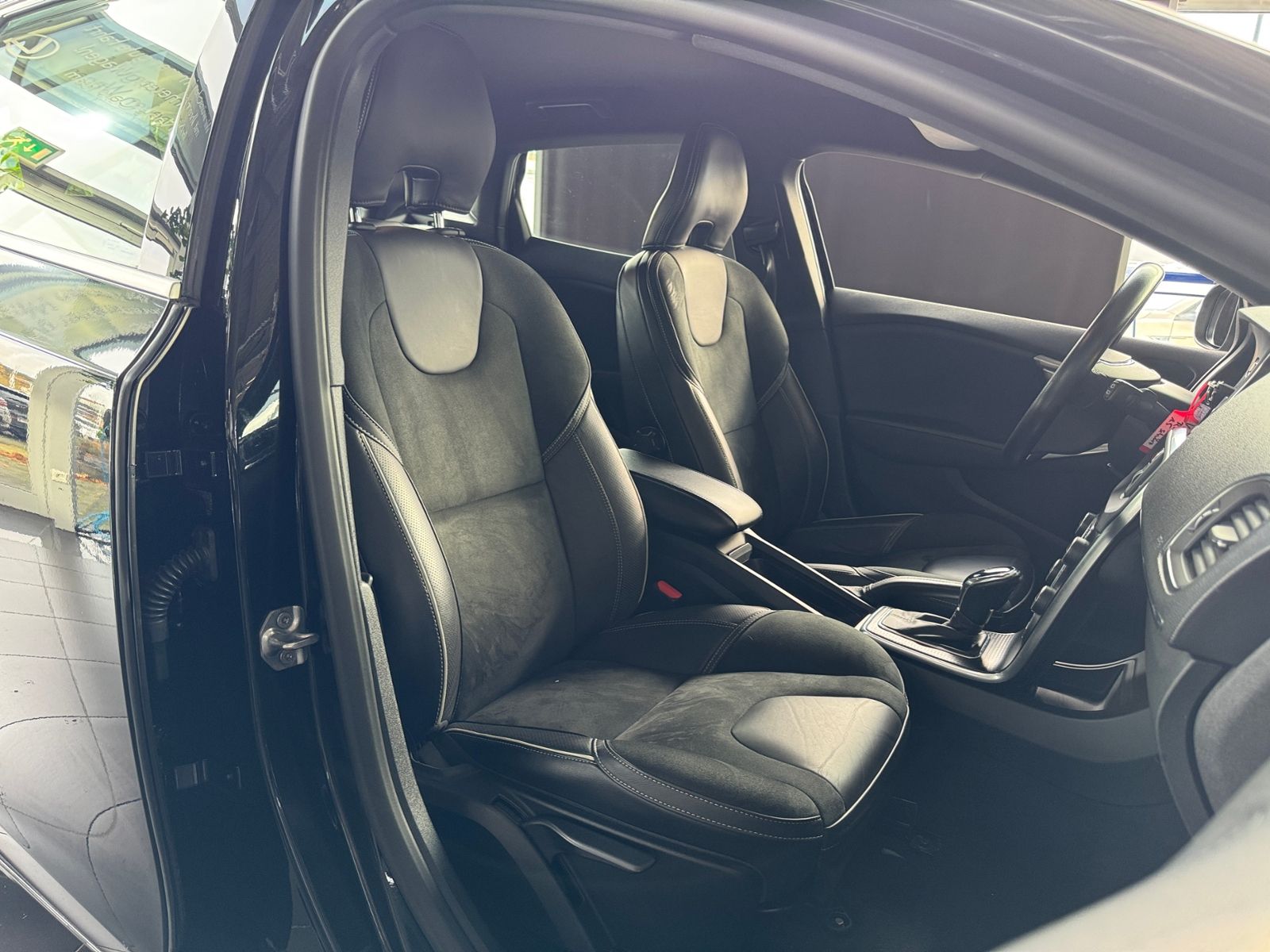 Volvo V40 T3 Geartronic R Design LED ALU foto 16