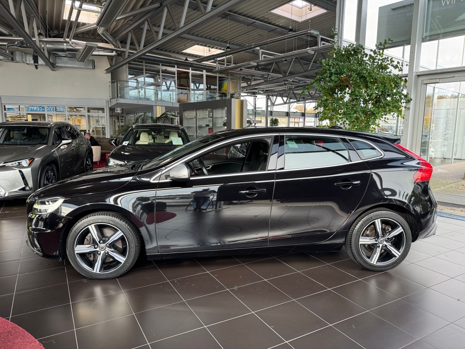 Volvo V40 T3 Geartronic R Design LED ALU foto 4