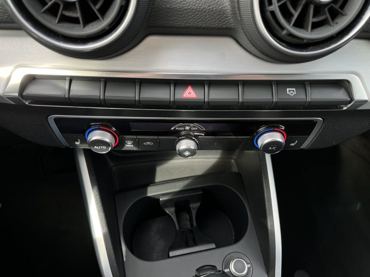 Audi Q2  35 TDI sport *AHK *SHZ foto 17