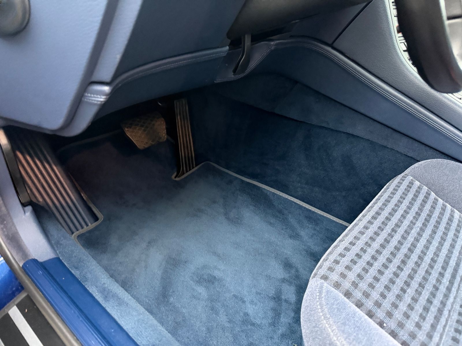 BMW 850 CI AUTOMATIK/AUS 1 HAND/UNFALLFREI/ORIGINAL foto 18