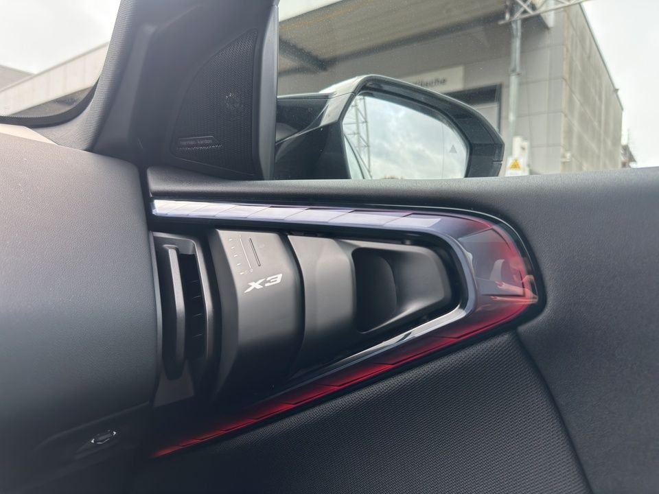 BMW X3 M50 Pano AHK DrAssProf AdLED Komfortzg foto 17