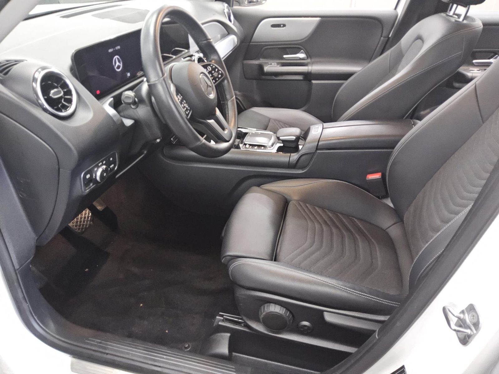 Mercedes-Benz GLB 180 d Style T-Leder Navi LED Kamera foto 9