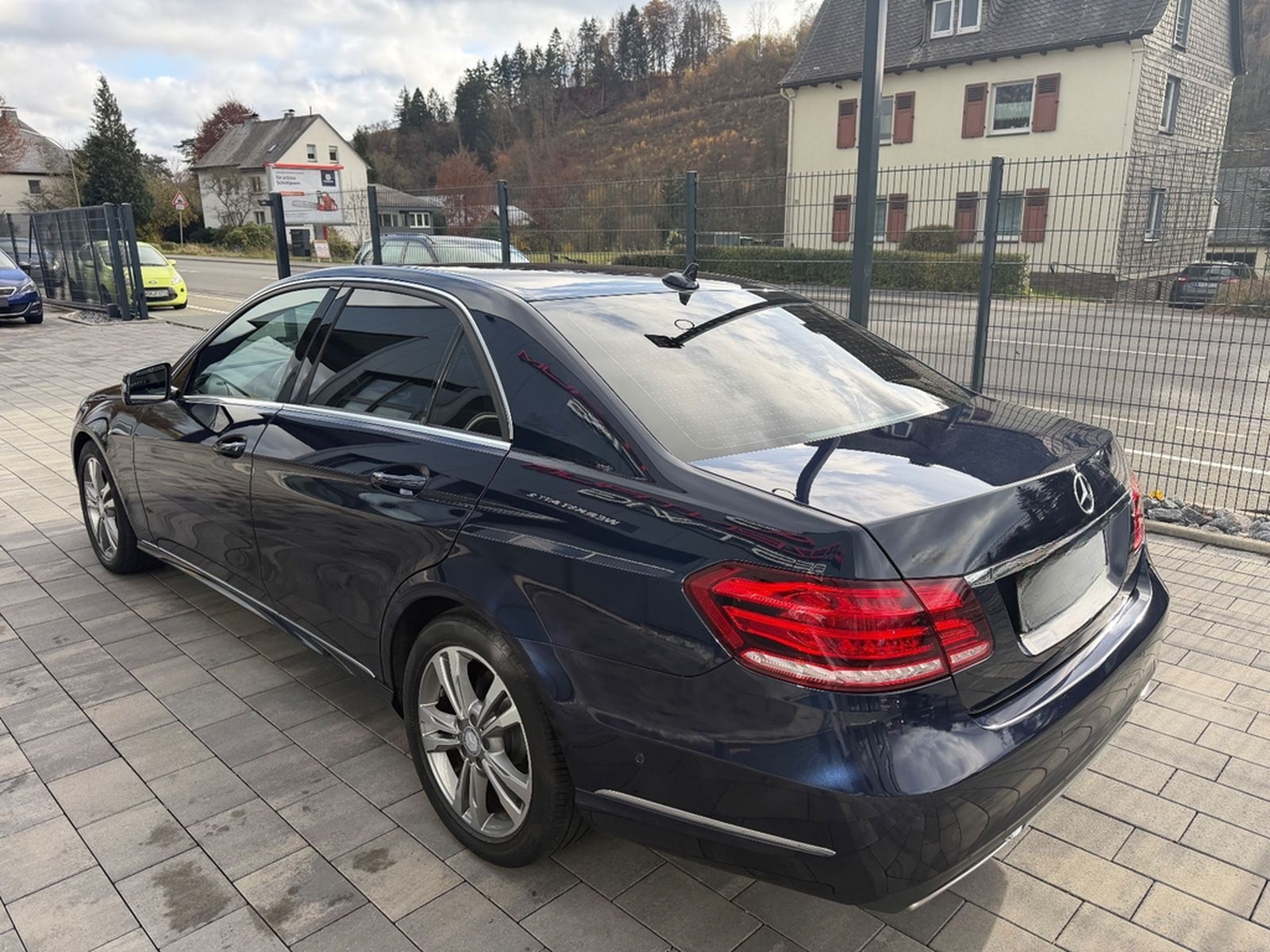 Mercedes-Benz E 250 CGI BlueEfficiency*NAVI*ACC*8-FACH*PDC foto 15
