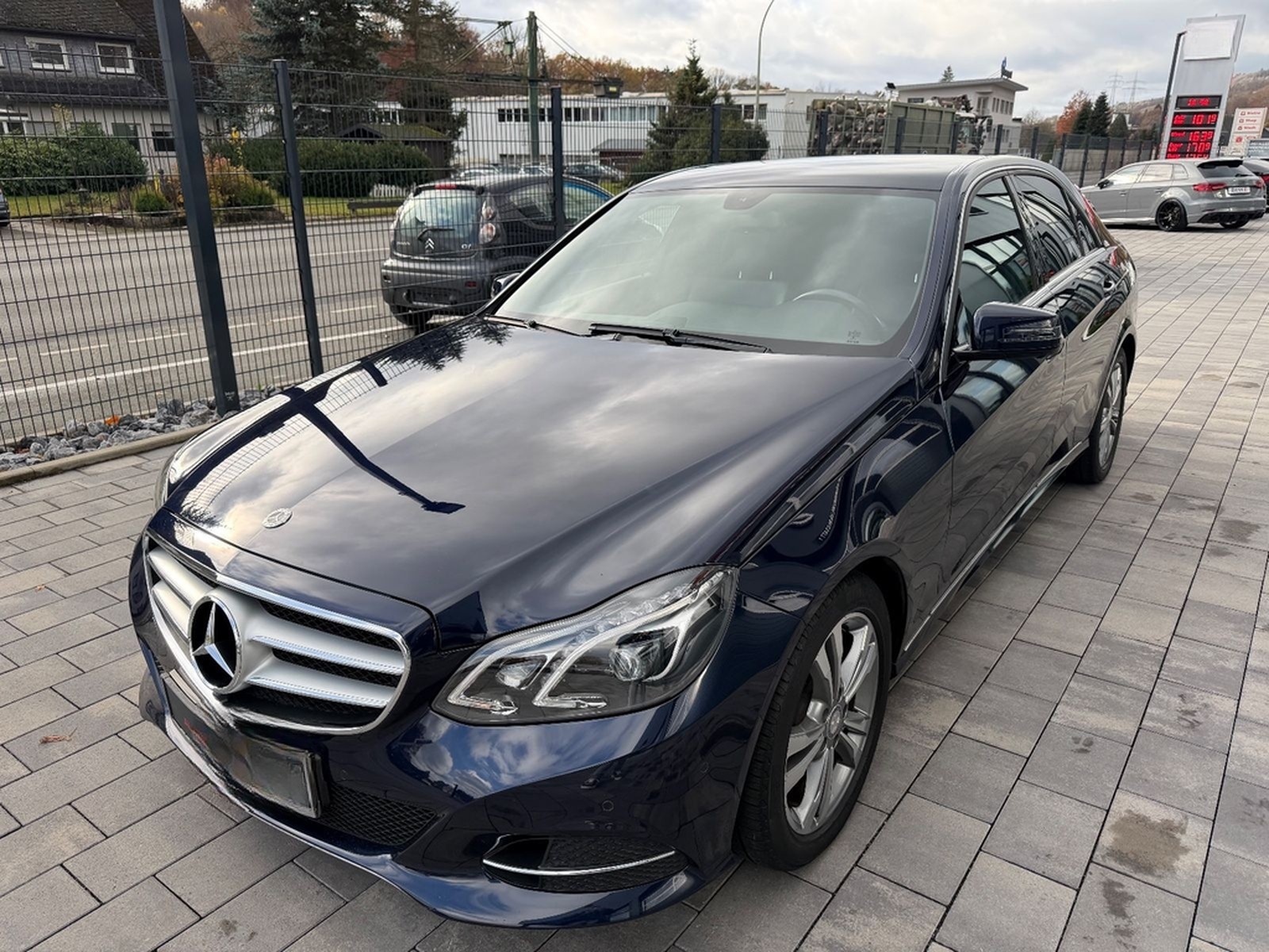 Mercedes-Benz E 250 CGI BlueEfficiency*NAVI*ACC*8-FACH*PDC foto 5