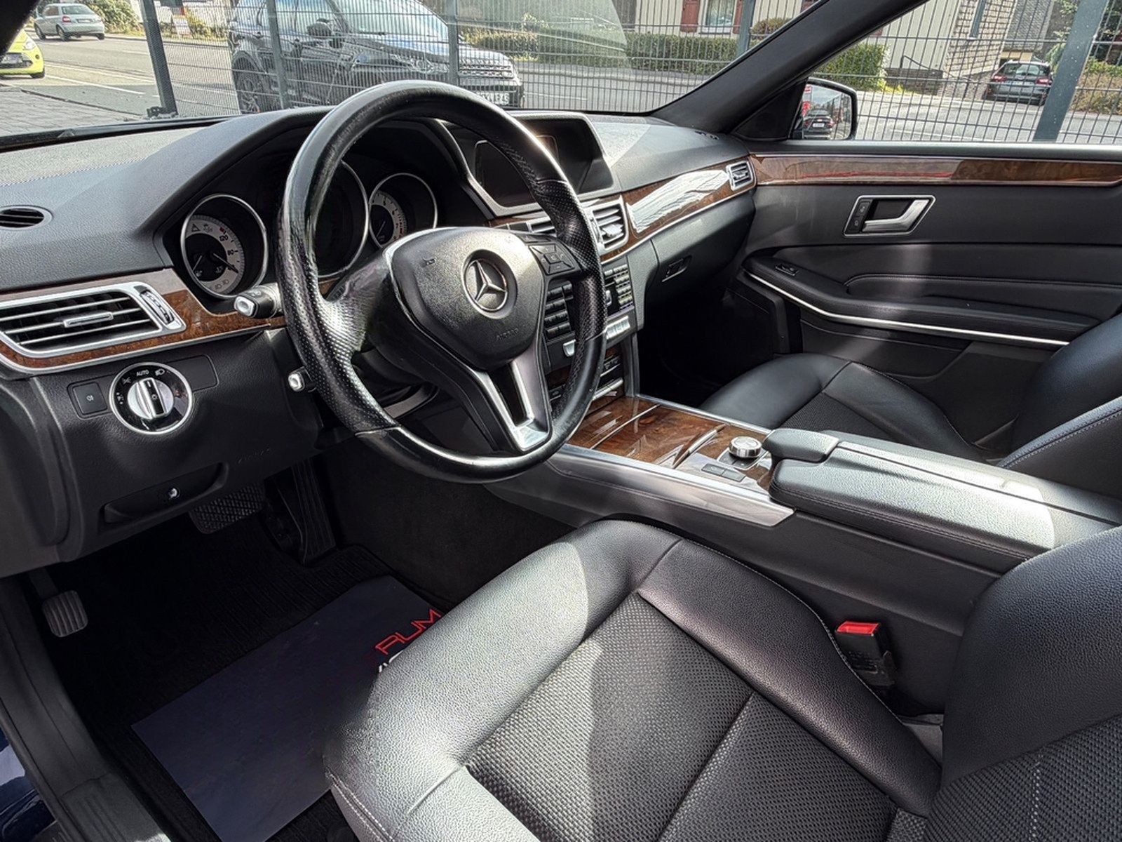 Mercedes-Benz E 250 CGI BlueEfficiency*NAVI*ACC*8-FACH*PDC foto 7