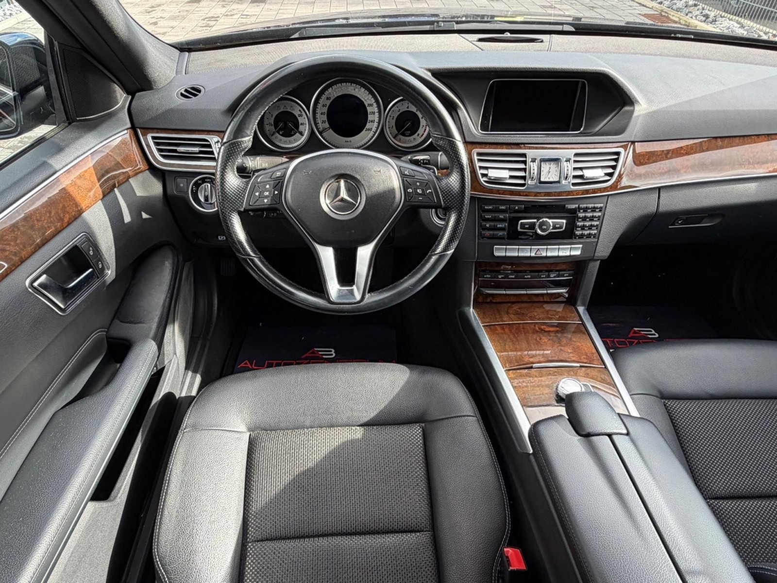 Mercedes-Benz E 250 CGI BlueEfficiency*NAVI*ACC*8-FACH*PDC foto 8