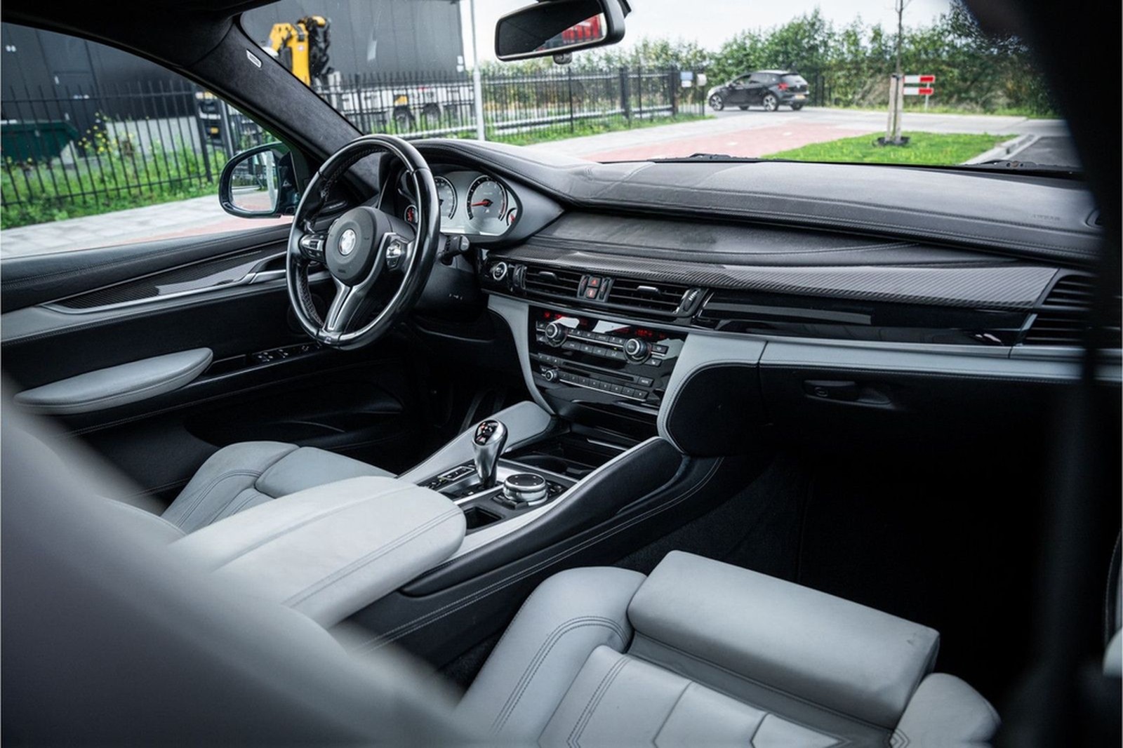 BMW X6 M - Panorama | H&K | Memory | Cruise Control foto 10