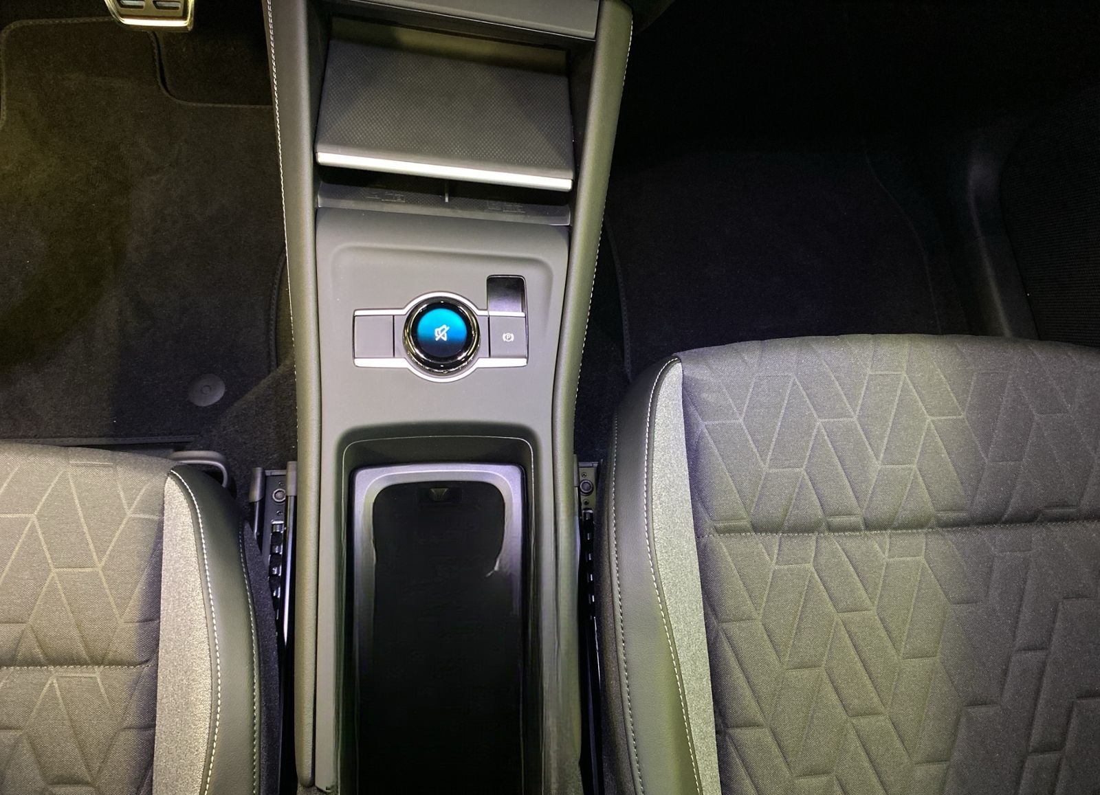 Volkswagen Tiguan 1.5 eTSI ENERGY +DSG+AREA-VIEW+NAVI+LED++ foto 13
