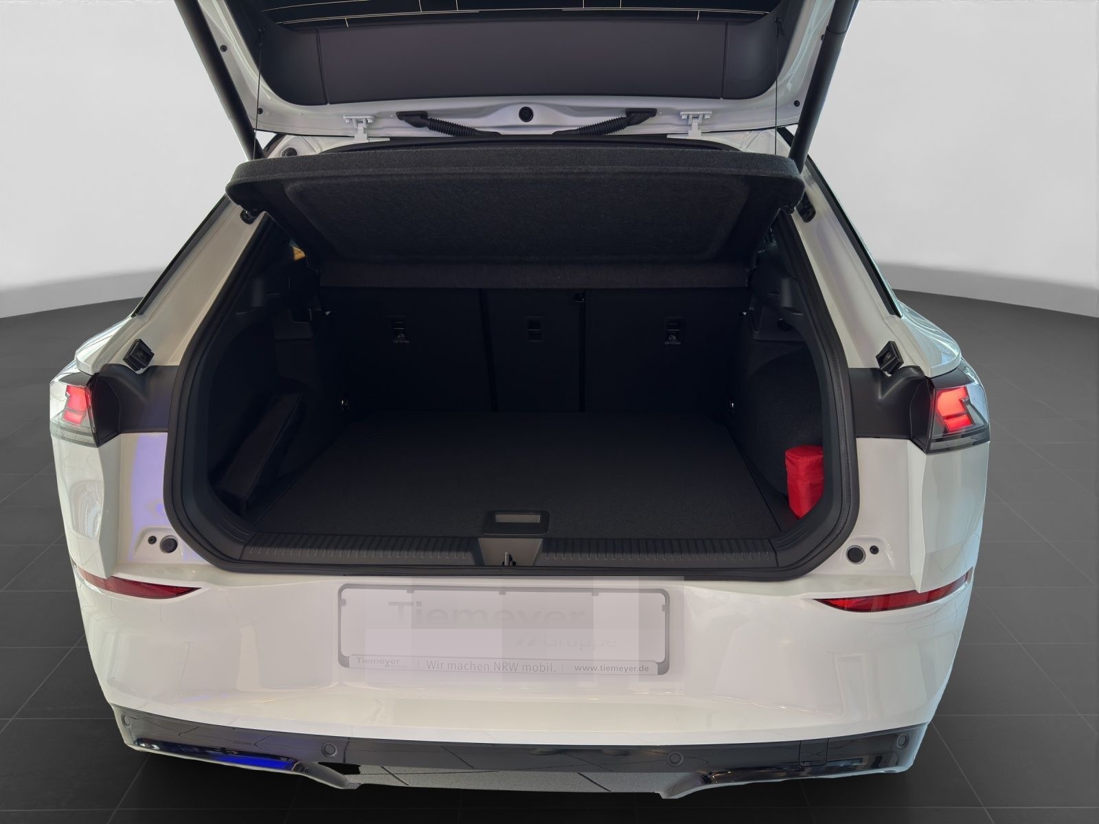 Volkswagen T-Roc 1.5 eTSI DSG R-LINE REAR VIEW CLIMA IQ.LIG foto 15