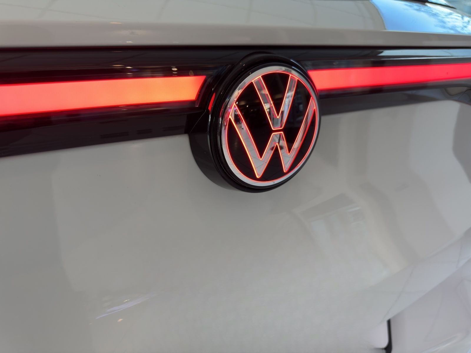 Volkswagen T-Roc 1.5 eTSI DSG R-LINE REAR VIEW CLIMA IQ.LIG foto 17