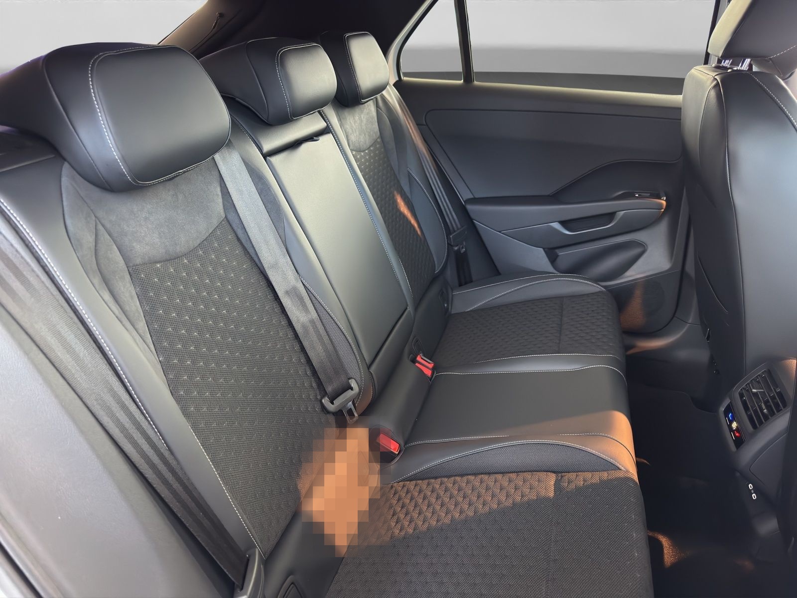 Volkswagen T-Roc 1.5 eTSI DSG R-LINE REAR VIEW CLIMA IQ.LIG foto 6