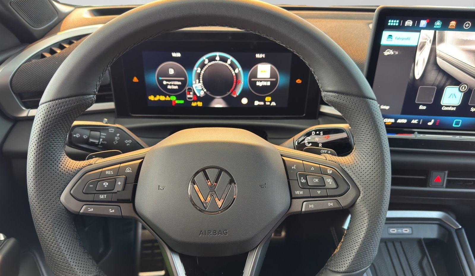 Volkswagen T-Roc 1.5 eTSI DSG R-LINE REAR VIEW CLIMA IQ.LIG foto 9