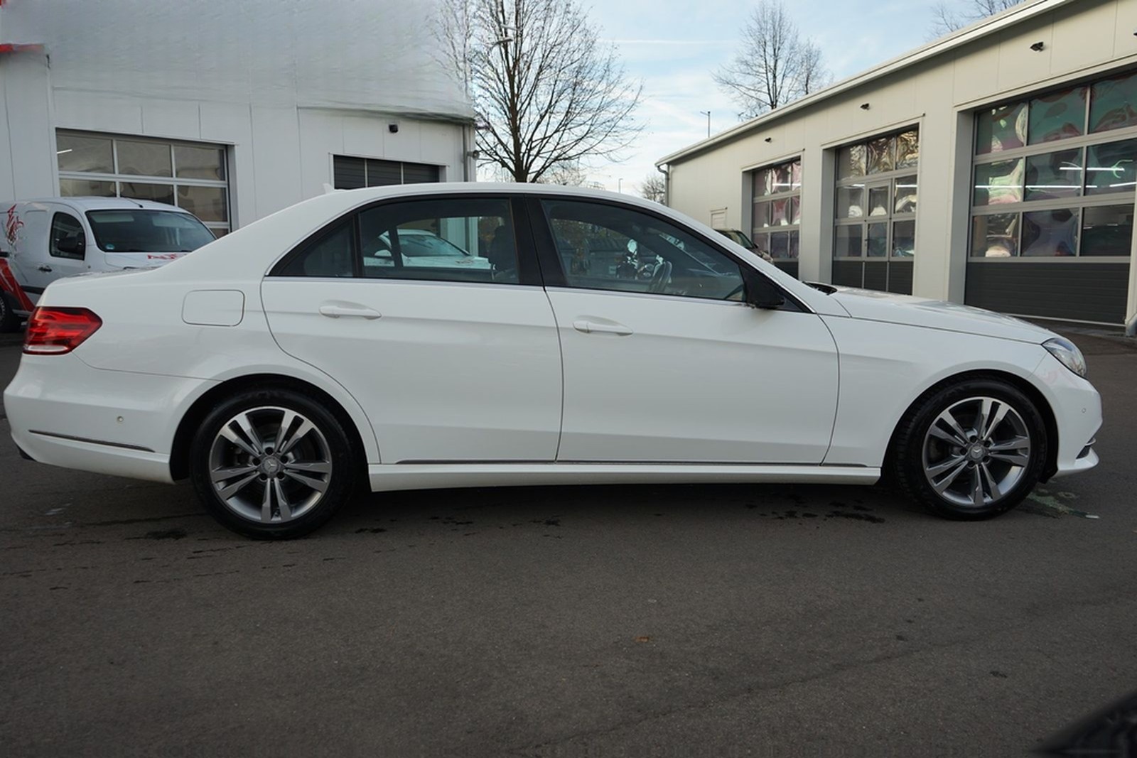 Mercedes-Benz E200 Avantgarde LED Navi Sitzheizung 360° foto 3