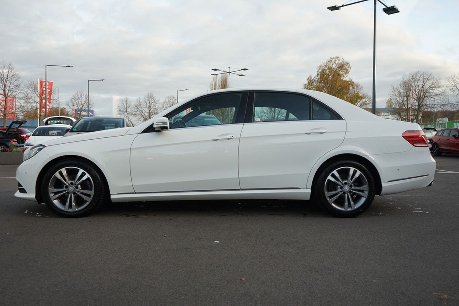 Mercedes-Benz E200 Avantgarde LED Navi Sitzheizung 360° foto 4