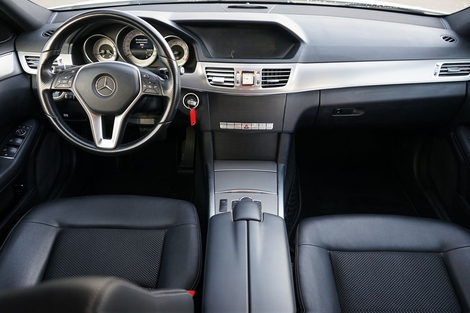 Mercedes-Benz E200 Avantgarde LED Navi Sitzheizung 360° foto 6