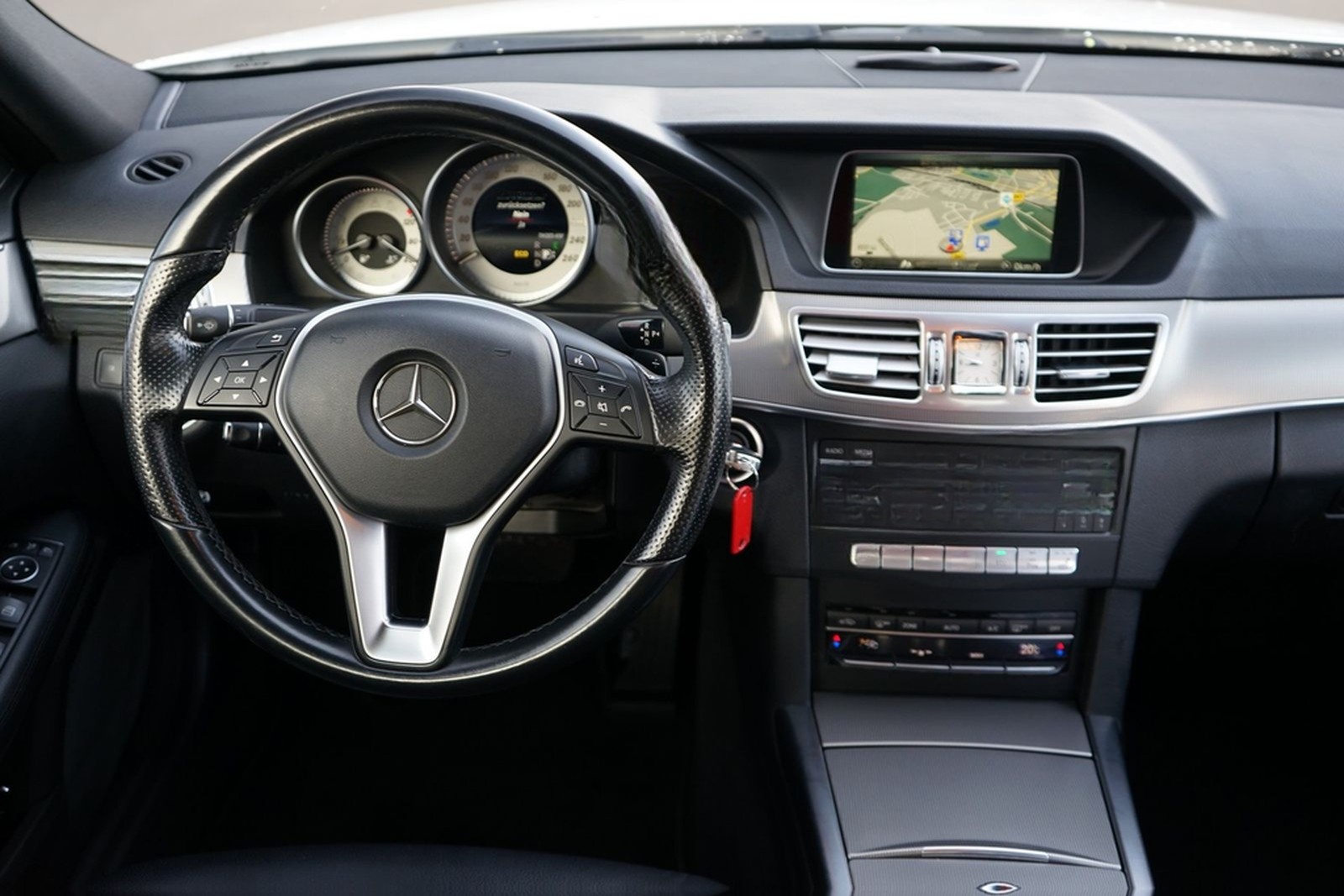 Mercedes-Benz E200 Avantgarde LED Navi Sitzheizung 360° foto 10