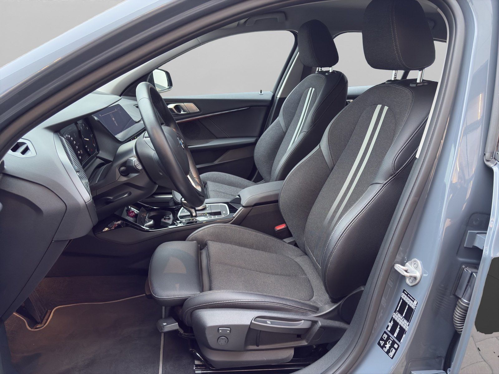 BMW 120d xDrive Hatch DAB LED Navi Tempomat Klimaaut foto 7