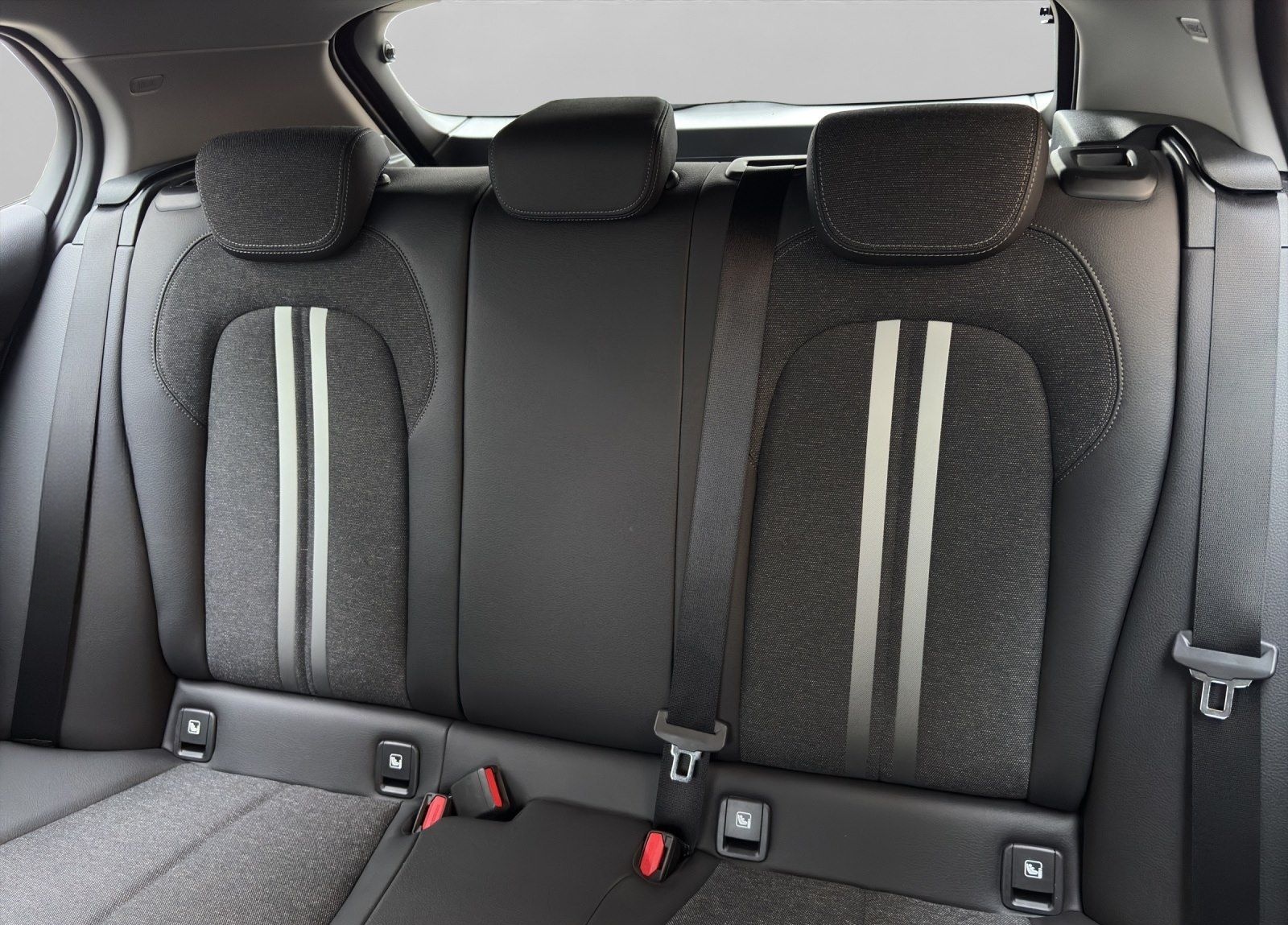 BMW 120d xDrive Hatch DAB LED Navi Tempomat Klimaaut foto 8
