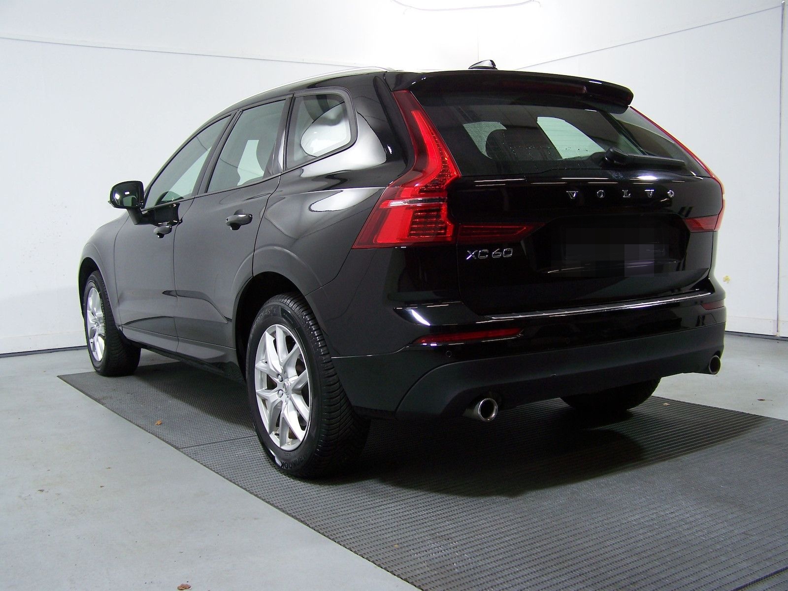 Volvo XC60 D4 Momentum AUTOM LEDER+NAVI+LED+KAM+VRT foto 13