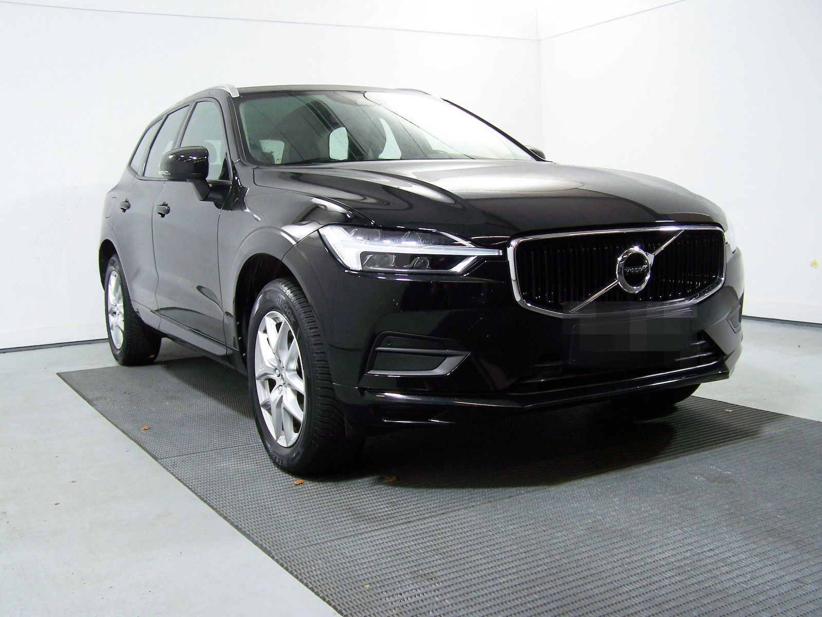 Volvo XC60 D4 Momentum AUTOM LEDER+NAVI+LED+KAM+VRT foto 3