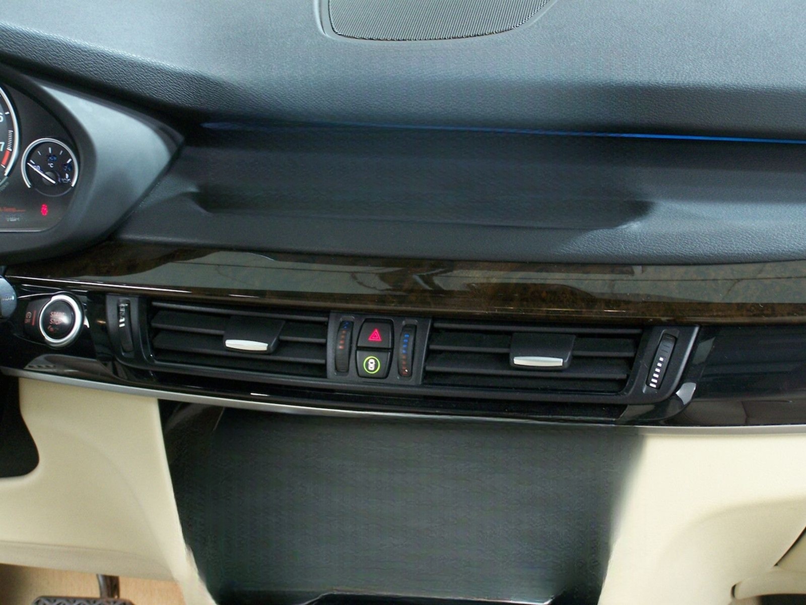 BMW X5 xDrive35i F15 PANORAM+HEAD+NAV+360°+HARM&KAD foto 11