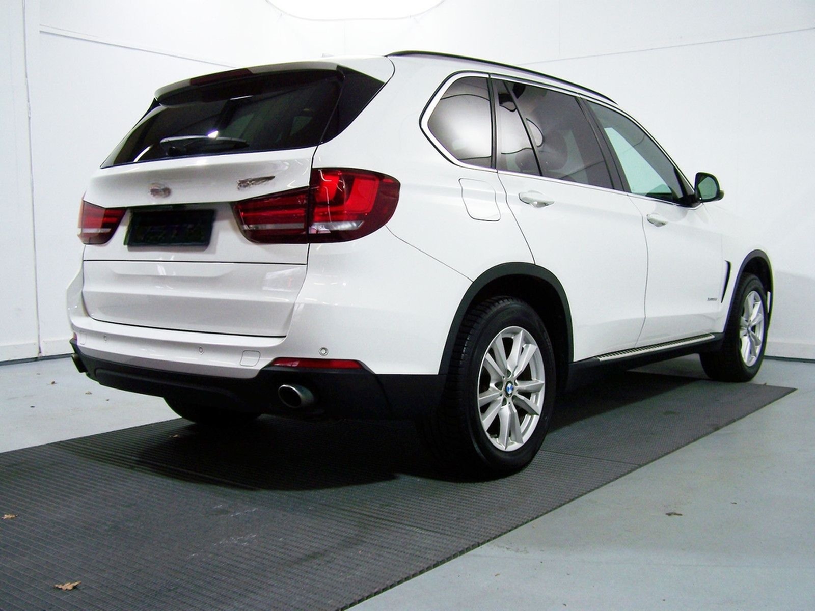 BMW X5 xDrive35i F15 PANORAM+HEAD+NAV+360°+HARM&KAD foto 15