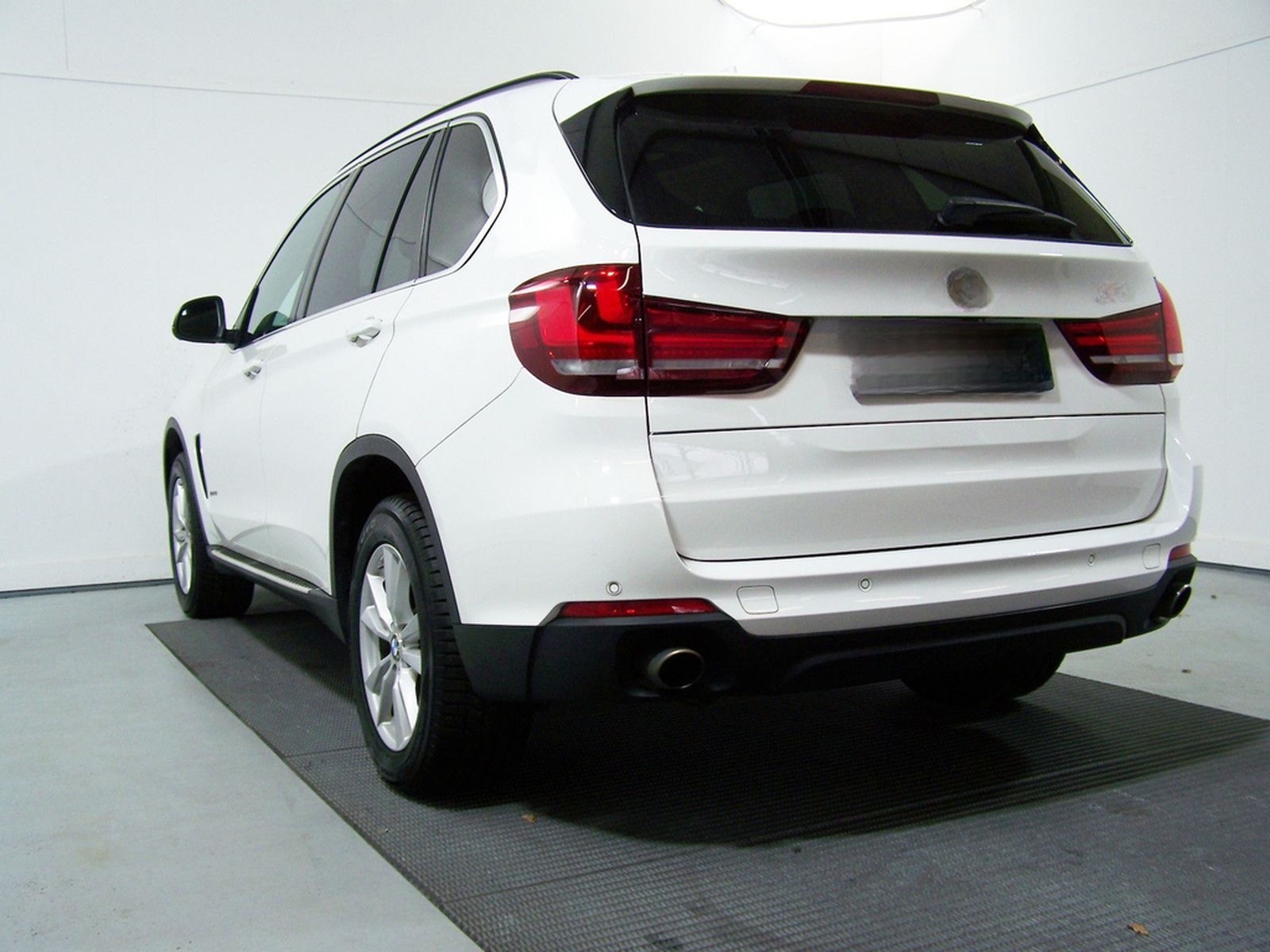 BMW X5 xDrive35i F15 PANORAM+HEAD+NAV+360°+HARM&KAD foto 17