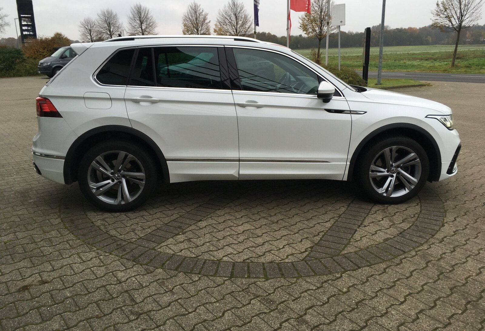 Volkswagen Tiguan R-Line 2.0 TDI 4Motion Leder+Soundsystem+ foto 6