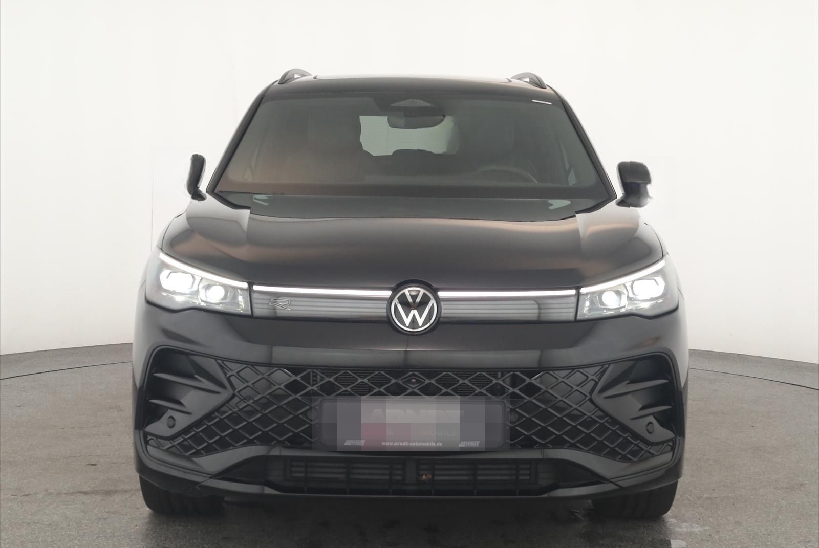Volkswagen Tiguan 2.0 TSI DSG 4M R-Line IQ Pano Nav Key 360 foto 3