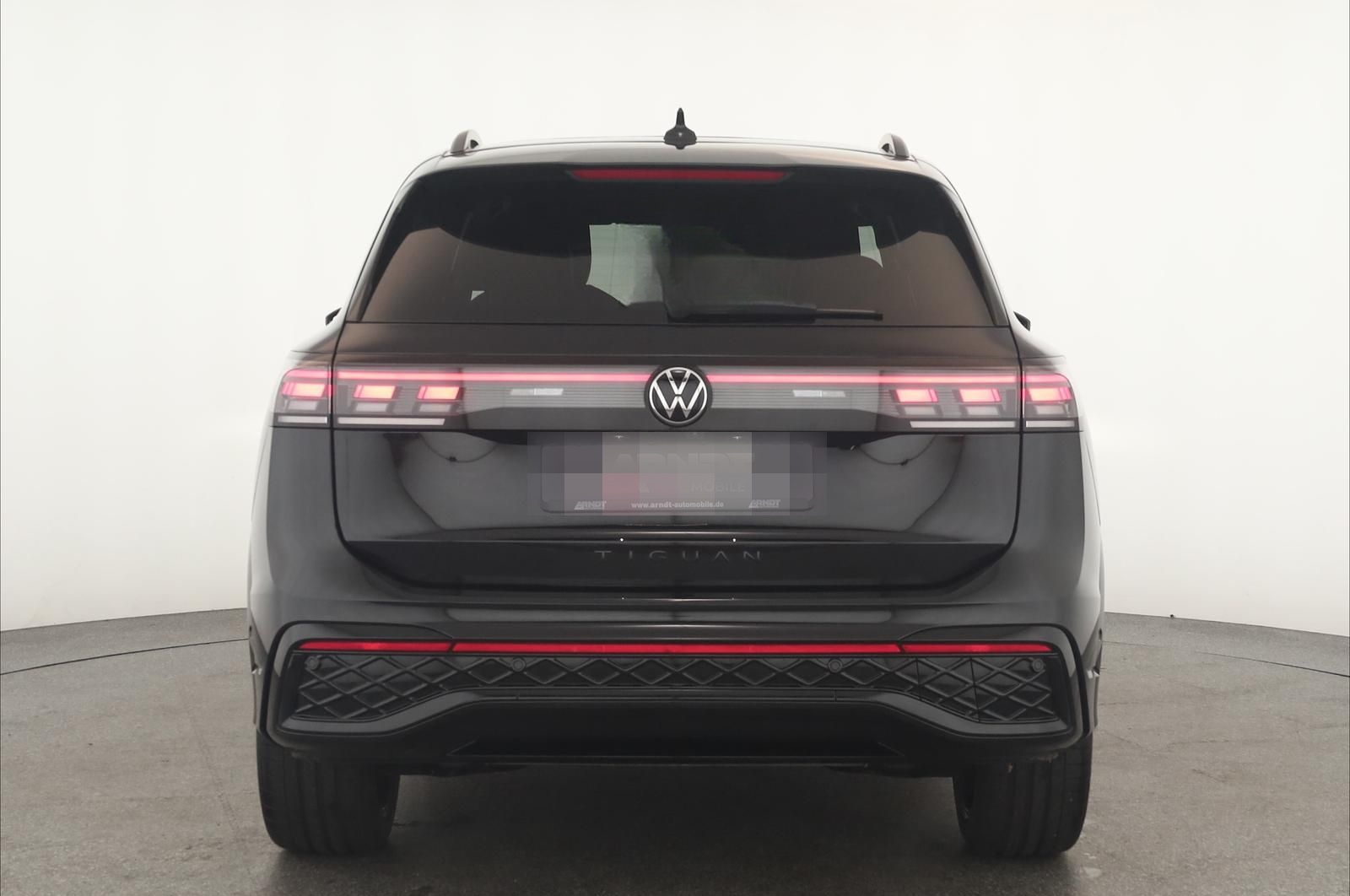 Volkswagen Tiguan 2.0 TSI DSG 4M R-Line IQ Pano Nav Key 360 foto 4