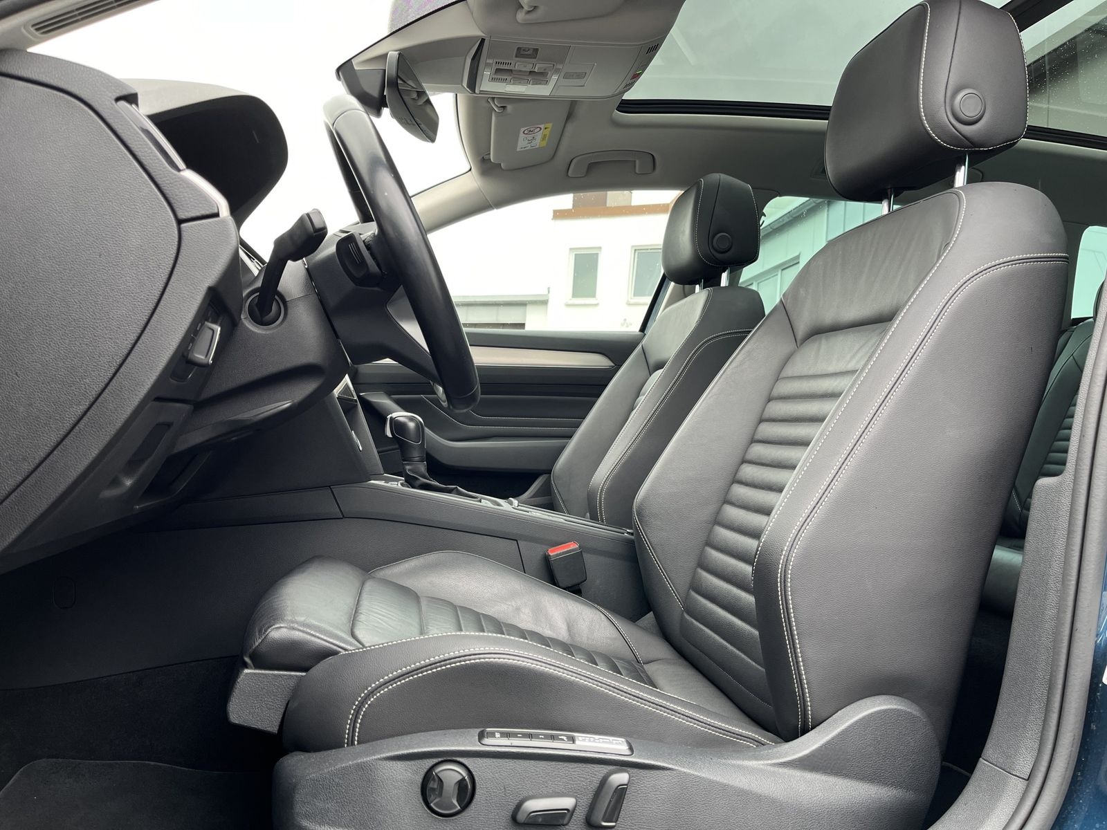 Volkswagen Passat Variant 2.0 TDI DSG Business 172€ m.20% A foto 11