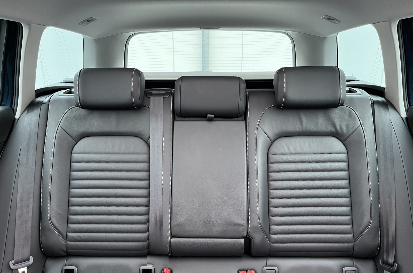 Volkswagen Passat Variant 2.0 TDI DSG Business 172€ m.20% A foto 16
