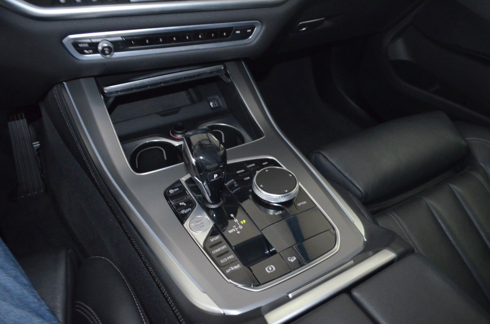 BMW X5 xDrive 30 d XENON / NAVI / LEDER / R-KAM /PDC foto 16